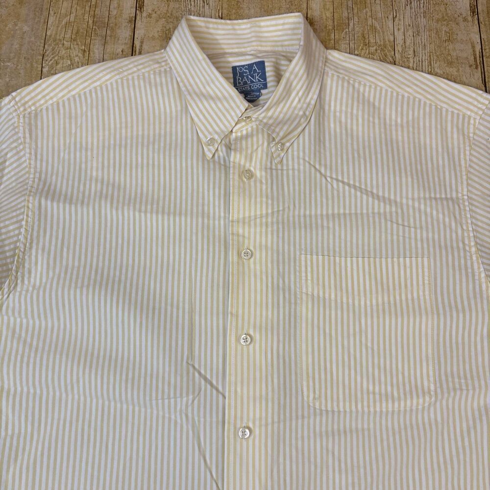 Jos A Bank Stays Cool Button Down Shirt Large Yellow Striped Short Seeve - Picture 2 of 10